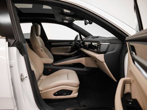 New 2025 Porsche Macan Turbo Electric image 20