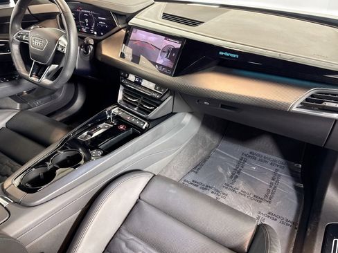 Used 2024 Audi RS e-tron GT image 26