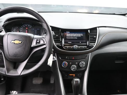 Used 2021 Chevrolet Trax LS FWD image 14