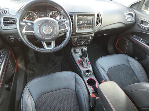Used 2017 Jeep Compass Trailhawk w/ Navigation Group AWD/4WD image 10