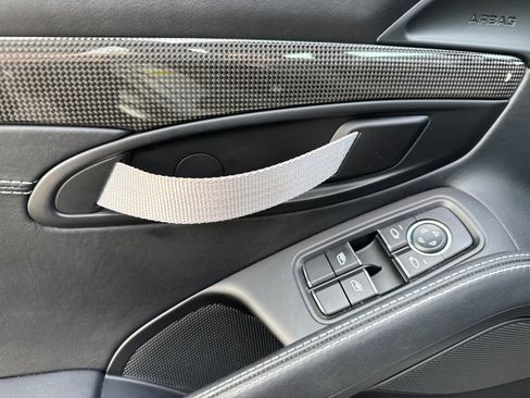 Used 2016 Porsche 911 R image 10