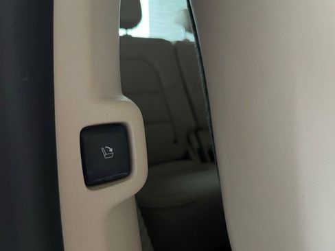 Used 2018 Lincoln Navigator Select w/ Technology Package image 28