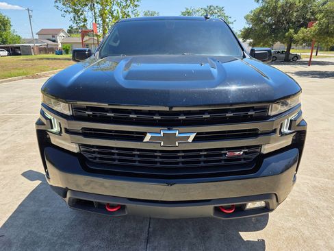 Used 2021 Chevrolet Silverado 1500 LT Trail Boss image 3