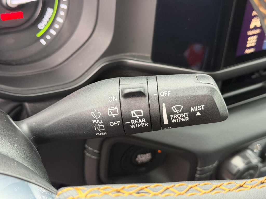 Used 2024 Jeep Wrangler Unlimited Sahara w/ Technology Group AWD/4WD image 37