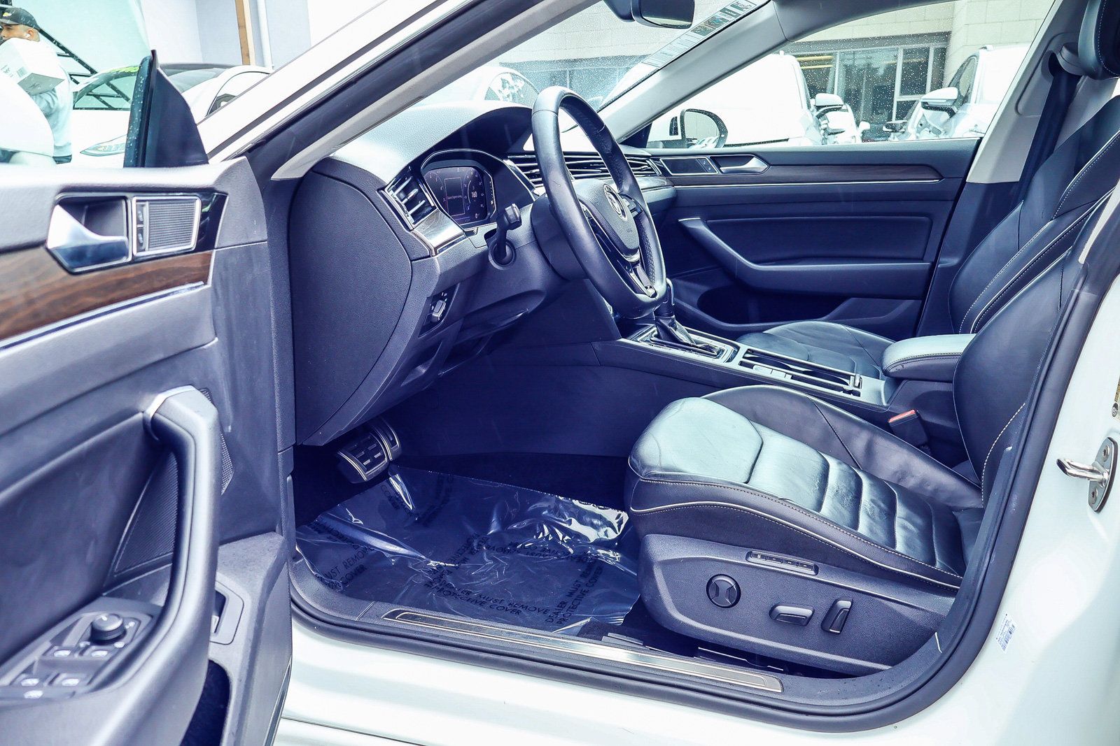 Used 2020 Volkswagen Arteon SEL AWD/4WD image 2