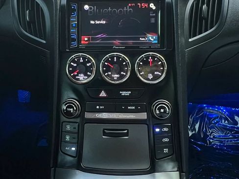 Used 2013 Hyundai Genesis 2.0T RWD image 24