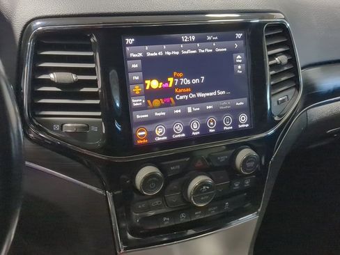 Used 2021 Jeep Grand Cherokee Limited image 36