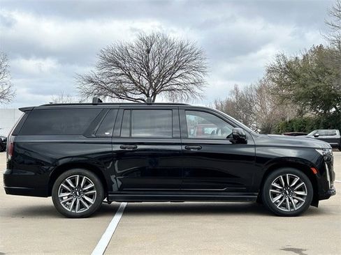 Used 2022 Cadillac Escalade ESV Sport Platinum image 3