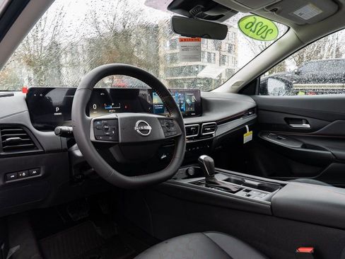 New 2026 Nissan Sentra SR w/ SR Premium Package FWD image 22