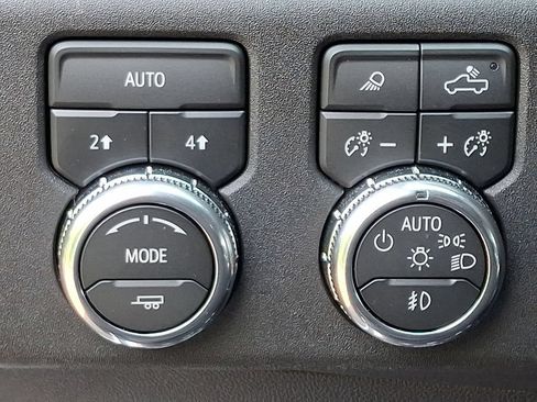 Used 2026 GMC Sierra 1500 SLT AWD/4WD image 25