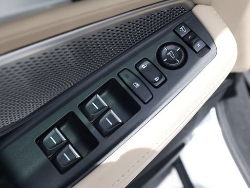 Used 2023 Acura MDX SH-AWD w/ Technology Package image 12