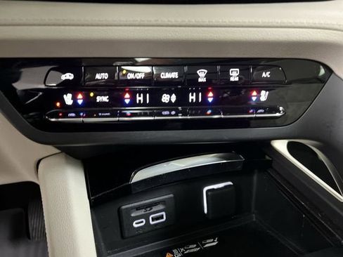 Certified 2023 Buick Envision Avenir FWD image 18