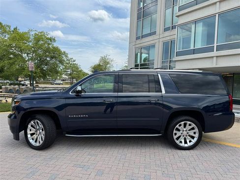 Used 2020 Chevrolet Suburban Premier AWD/4WD image 2