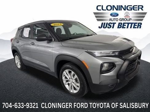 Used 2023 Chevrolet TrailBlazer LS w/ LPO, Blackout Package FWD image 1