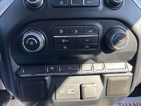 Used 2020 Chevrolet Silverado 1500 LT image 32