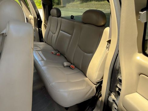 Used 2003 Chevrolet Silverado 2500 LT AWD/4WD image 25