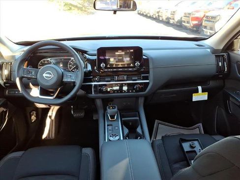 Certified 2025 Nissan Pathfinder SV AWD/4WD image 15