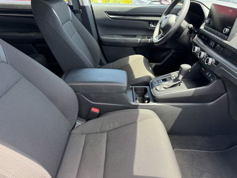 Used 2025 Honda CR-V EX image 8