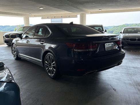 Used 2017 Lexus LS 460 RWD image 3