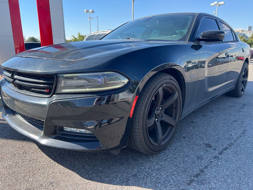Used 2017 Dodge Charger R/T RWD image 3
