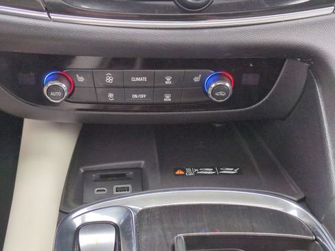Used 2024 Buick Enclave Essence w/ Experience Buick Package AWD/4WD image 24