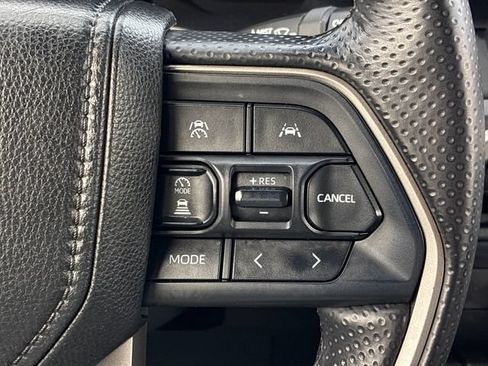 Used 2025 Toyota 4Runner SR5 AWD/4WD image 25