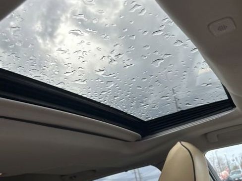 Used 2023 Toyota Highlander XLE image 28