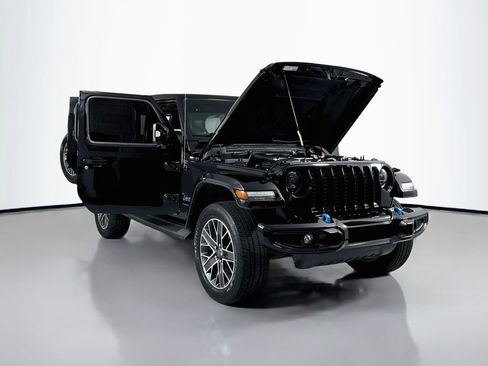 Used 2023 Jeep Wrangler Unlimited Sahara AWD/4WD image 20