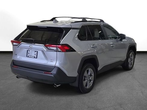 Used 2025 Toyota RAV4 XLE w/ Convenience Package AWD/4WD image 5