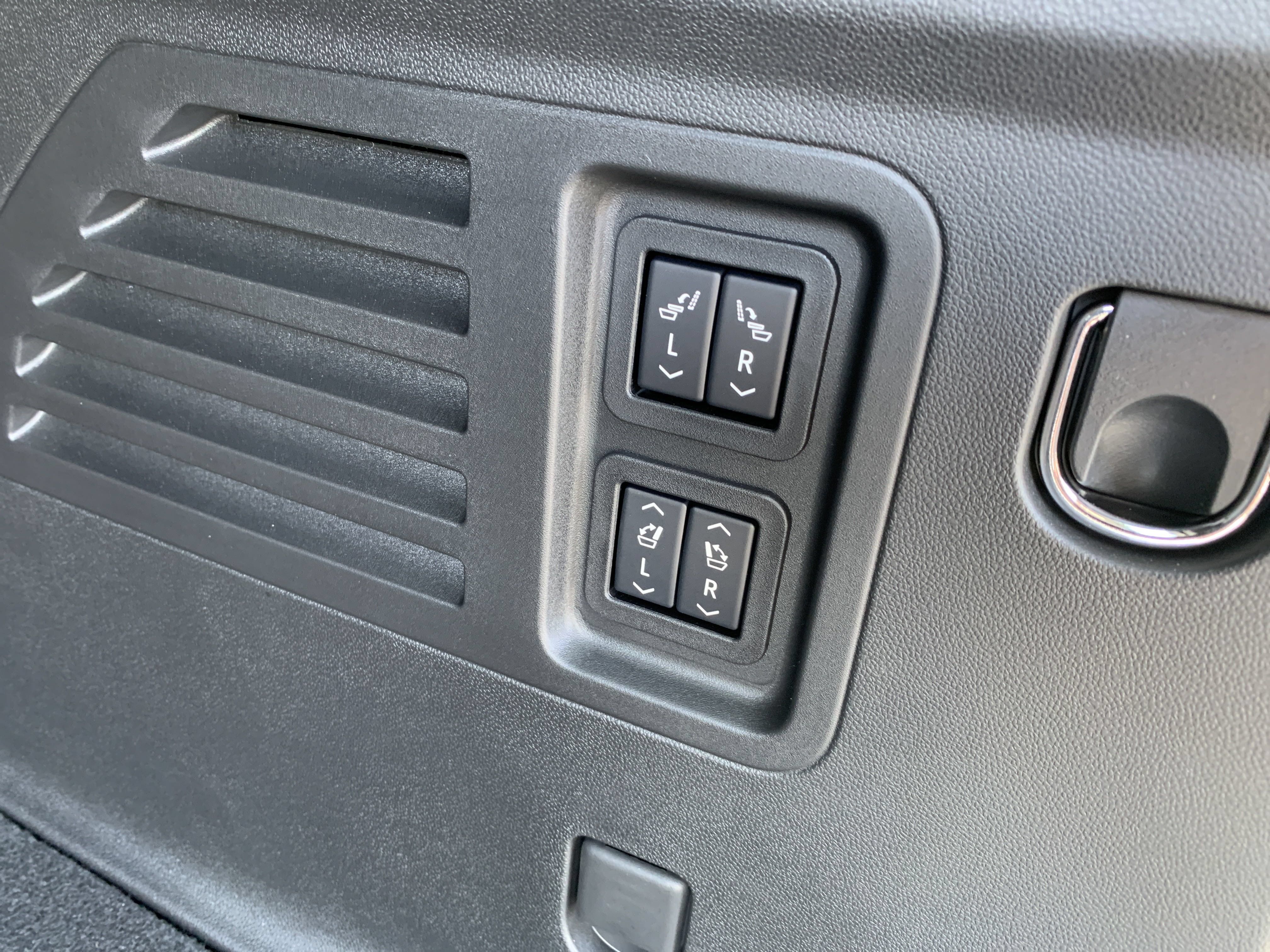 New 2025 Chevrolet Traverse High Country w/ LPO, Floor Liner Package FWD image 25