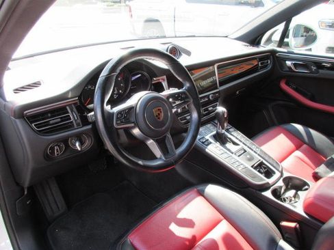 Used 2021 Porsche Macan AWD/4WD image 7