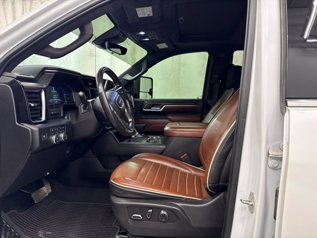 Used 2024 GMC Sierra 2500 Denali Ultimate AWD/4WD image 18