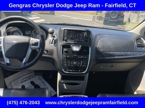 Used 2015 Chrysler Town & Country Touring w/ Driver Convenience Group FWD image 32