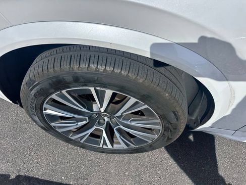 Used 2022 Volvo XC90 T6 Momentum w/ Climate Package AWD/4WD image 8