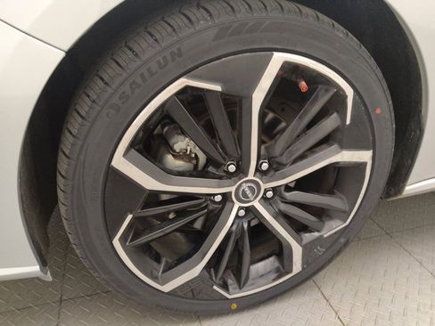 Used 2024 Nissan Altima 2.5 SR FWD image 31