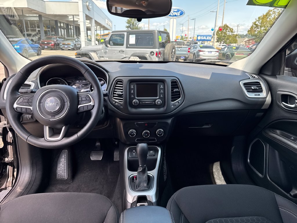 Used 2018 Jeep Compass Sport FWD image 13