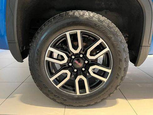 Used 2024 GMC Sierra 1500 AT4 w/ Technology Package AWD/4WD image 24