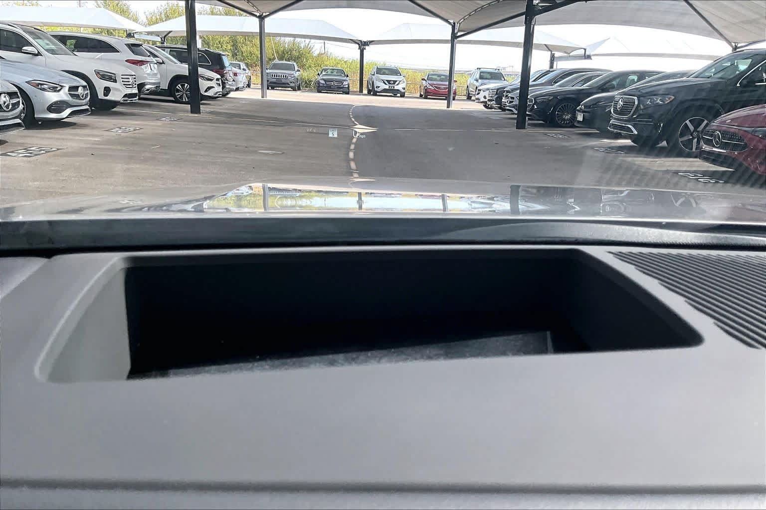 Used 2025 BMW 530i w/ Premium Package RWD image 34