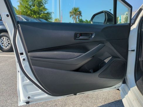Used 2022 Toyota Corolla LE FWD image 13