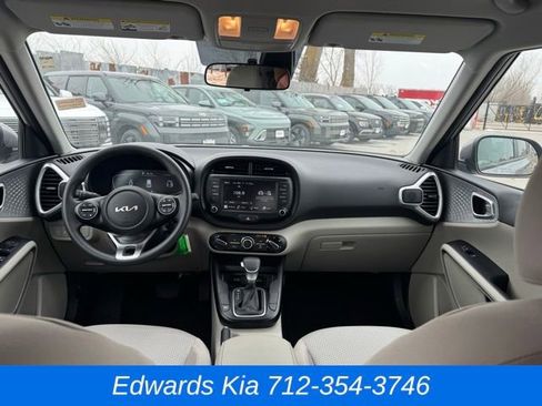 Used 2025 Kia Soul LX image 18