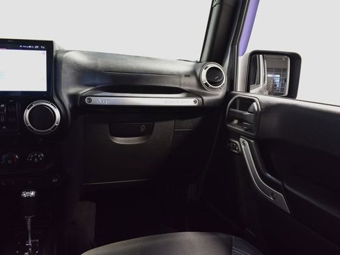 Used 2015 Jeep Wrangler Unlimited Rubicon w/ Dual Top Group image 14