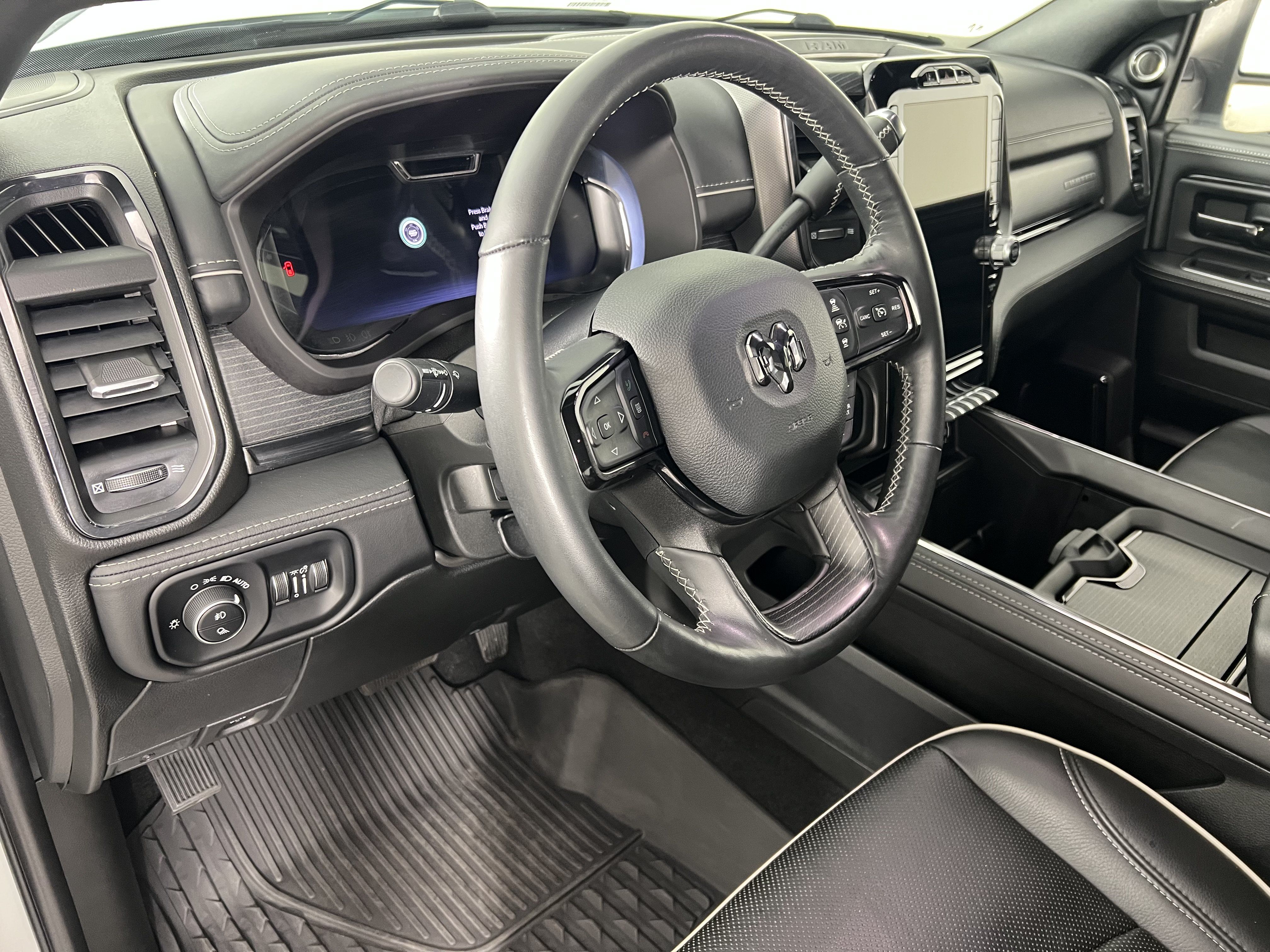 Used 2023 RAM 3500 Limited AWD/4WD image 17