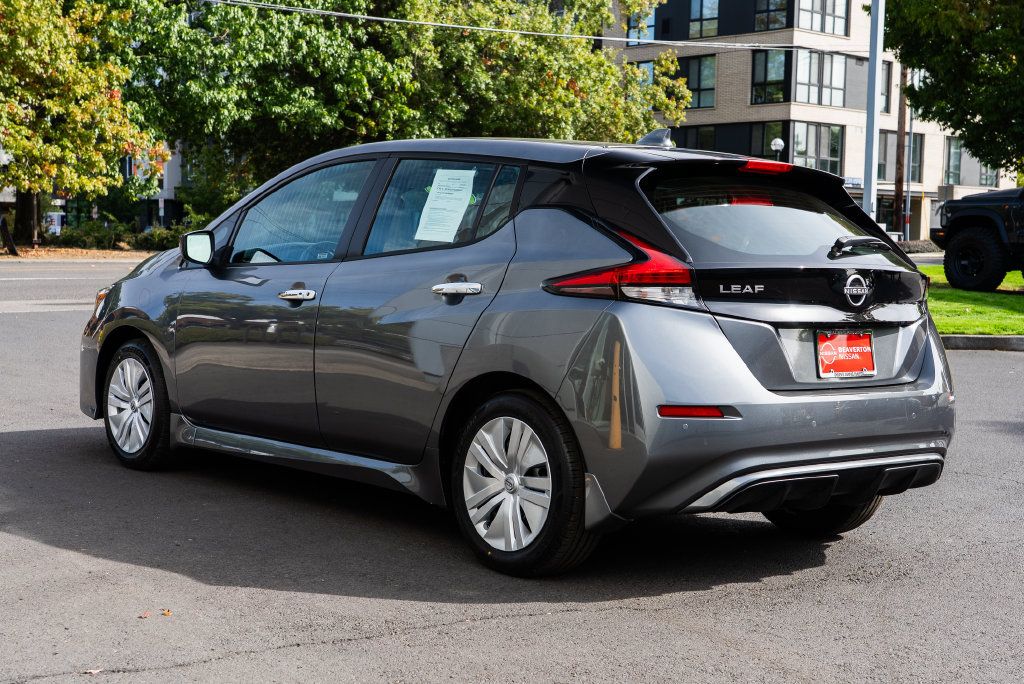 Used 2025 Nissan Leaf S FWD image 4