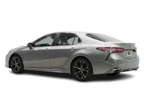 Used 2019 Toyota Camry SE image 5