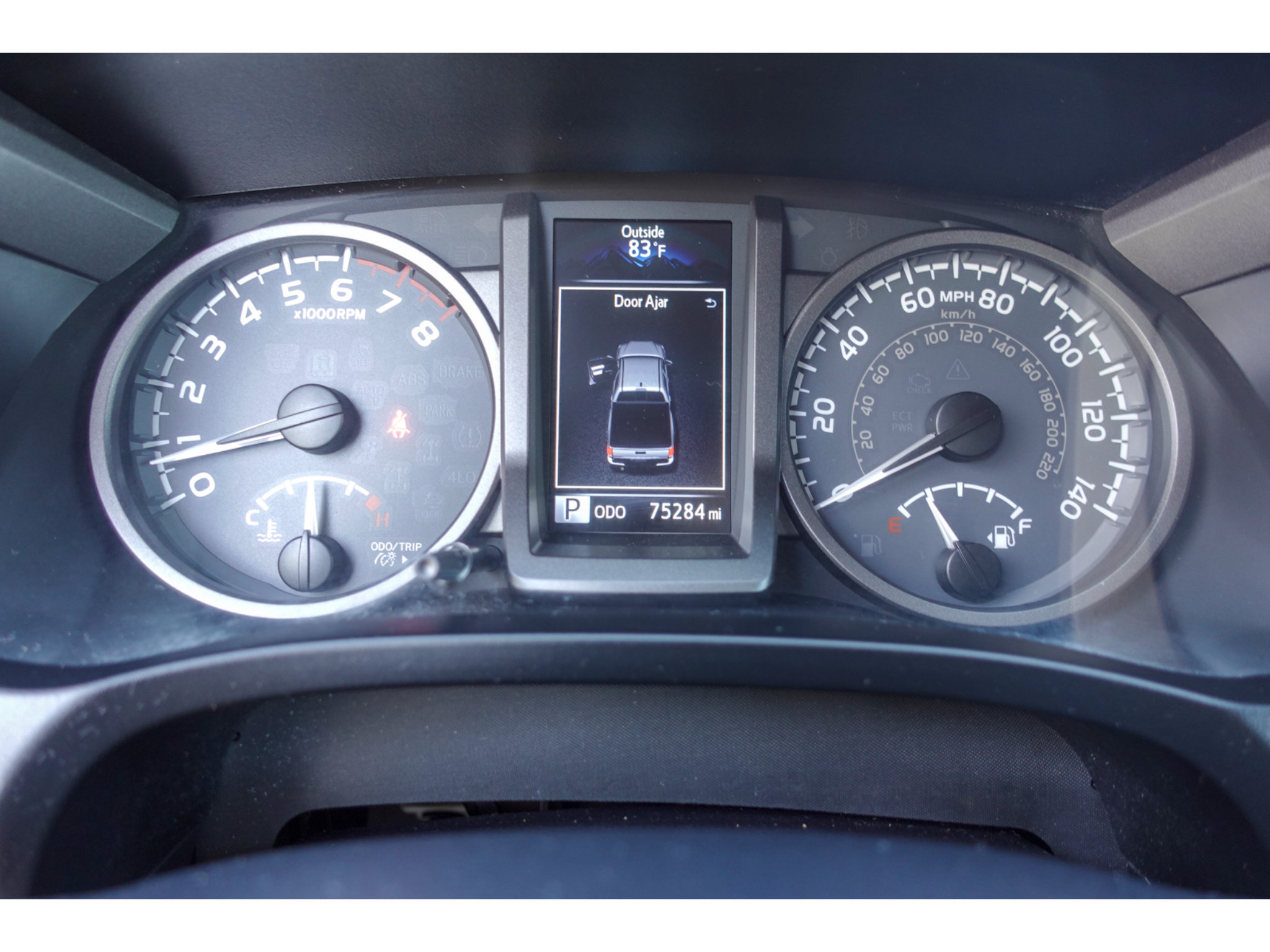 Used 2018 Toyota Tacoma TRD Off-Road w/ Technology Package AWD/4WD image 15