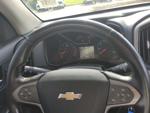 Used 2015 Chevrolet Colorado Z71 AWD/4WD image 12