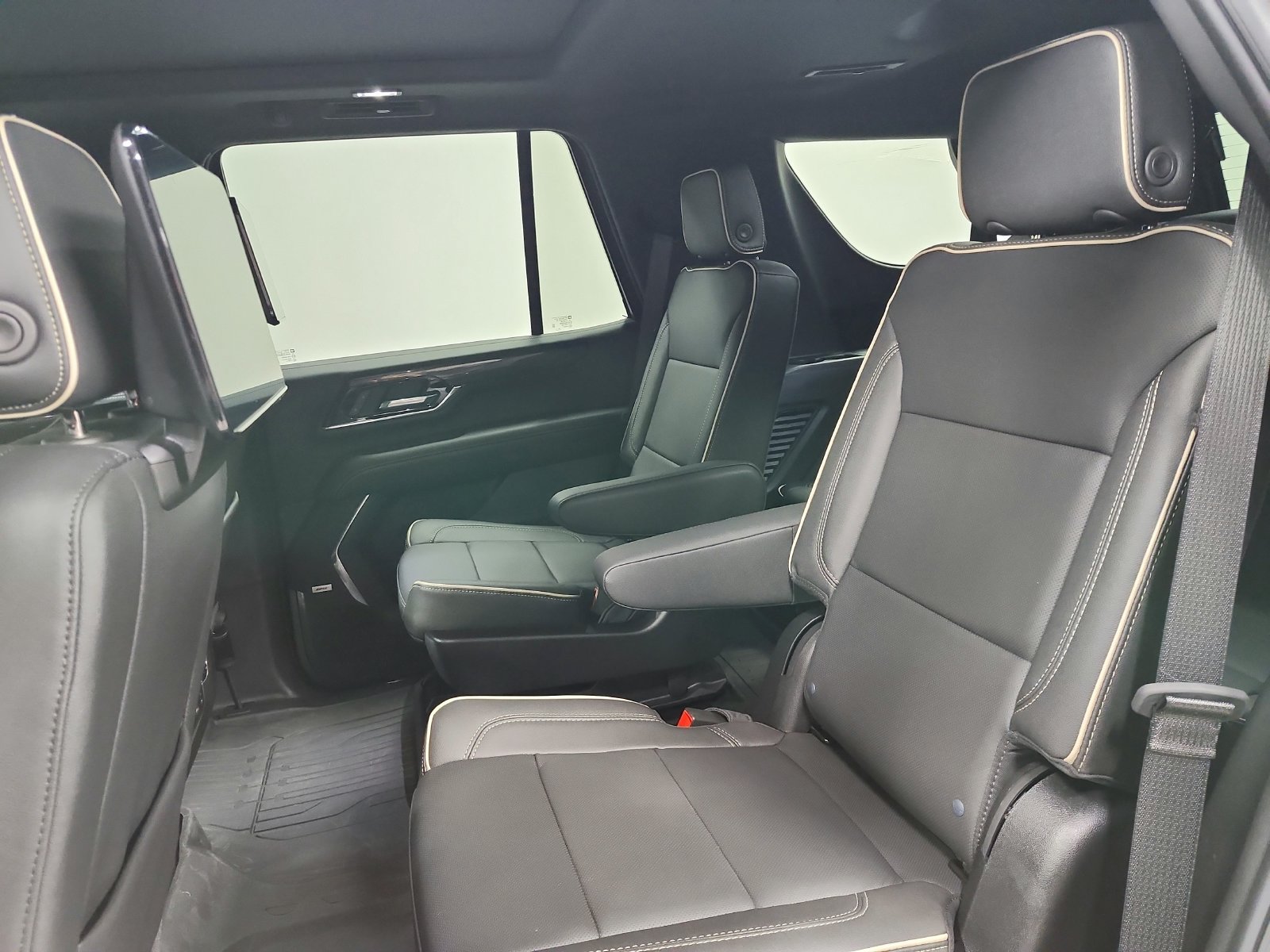 Used 2026 GMC Yukon Elevation w/ Elevation Premium Package AWD/4WD image 36