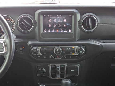 Used 2018 Jeep Wrangler Unlimited Sahara w/ Safety Group image 18