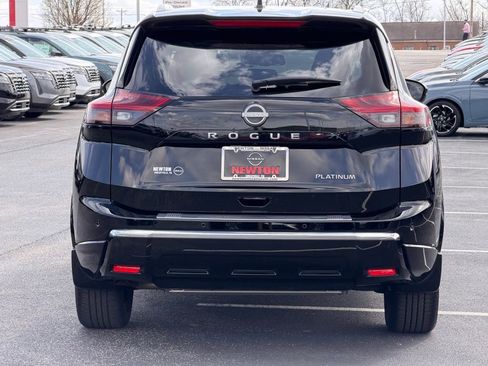 Used 2024 Nissan Rogue Platinum image 6