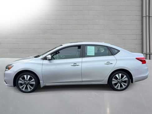 Used 2019 Nissan Sentra SV w/ Special Edition Package FWD image 5